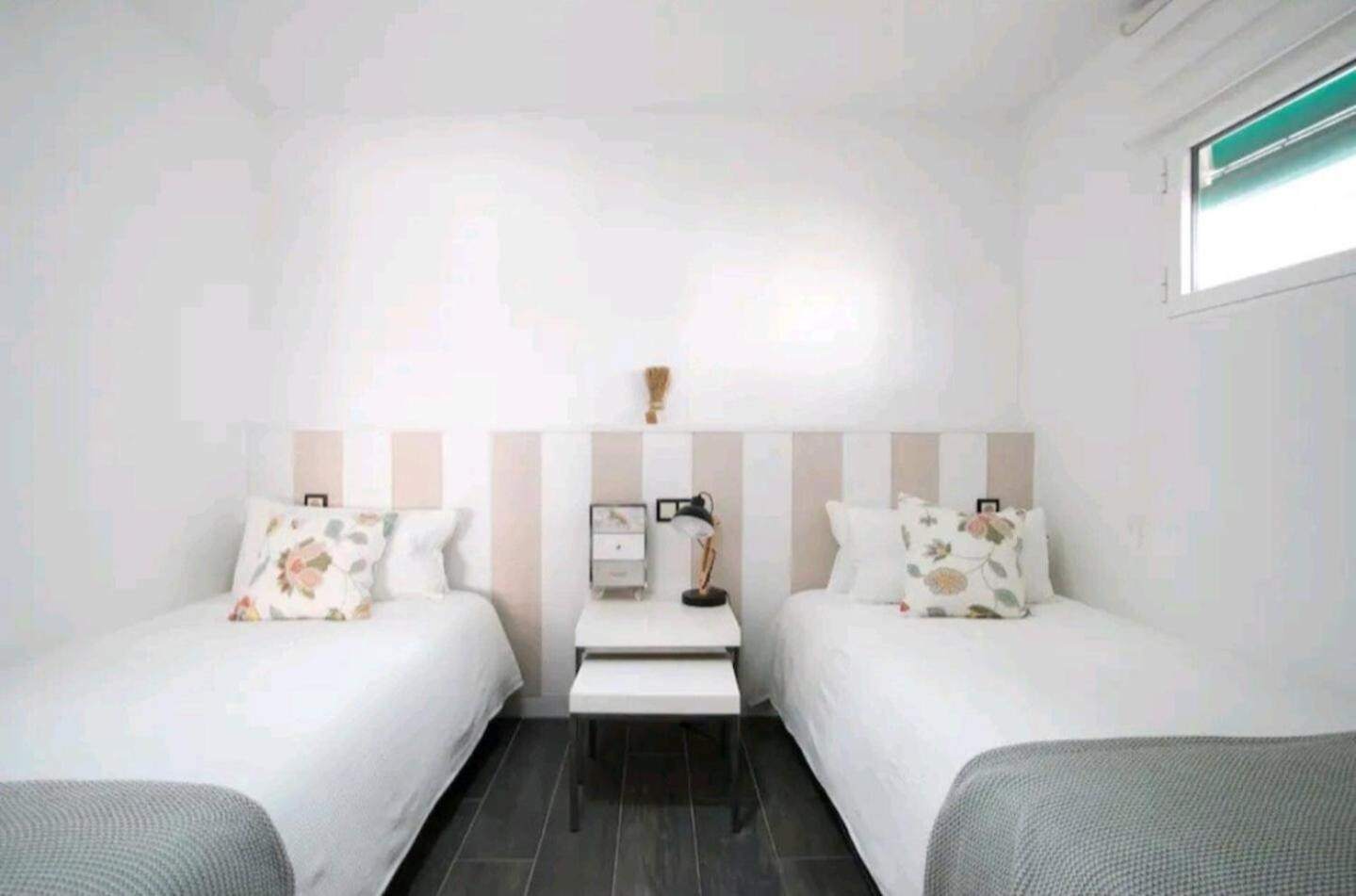 Stylish & Fully Furnished 3 Bedrooms Flat -4 Min Walk To Beautiful Beach Alicante Ngoại thất bức ảnh