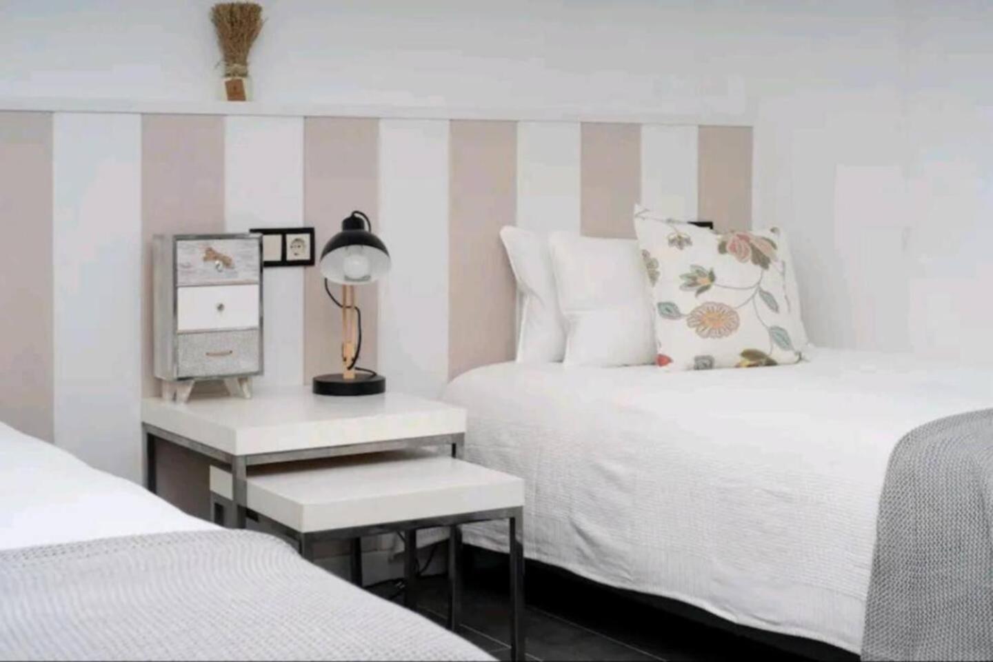 Stylish & Fully Furnished 3 Bedrooms Flat -4 Min Walk To Beautiful Beach Alicante Ngoại thất bức ảnh